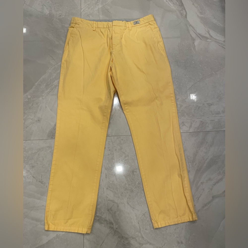 Tommy Hilfiger relaxed fit chinos in yellow